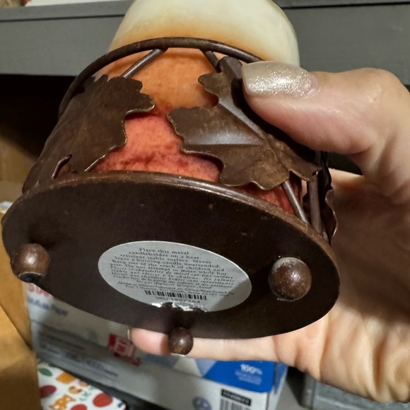 Vtg pier 1 scroll leaf candle holders with 2 battery operated candles / fall - Picture 5 of 10